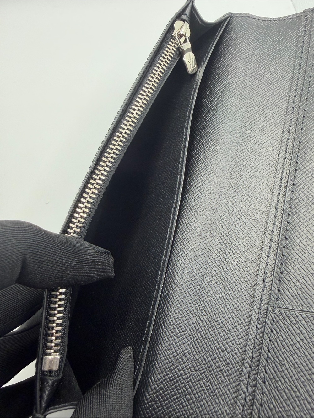 Louis Vuitton Day Break (Damier Stripe) Portefeuille Brazza Long Wallet - Picture 13 of 16
